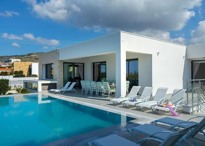 Pleiades Vila Paphos